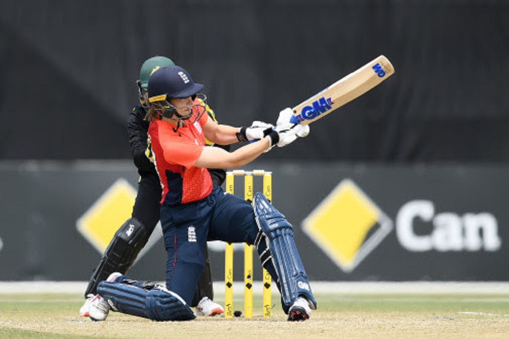 England finish Tri-series with consolation win