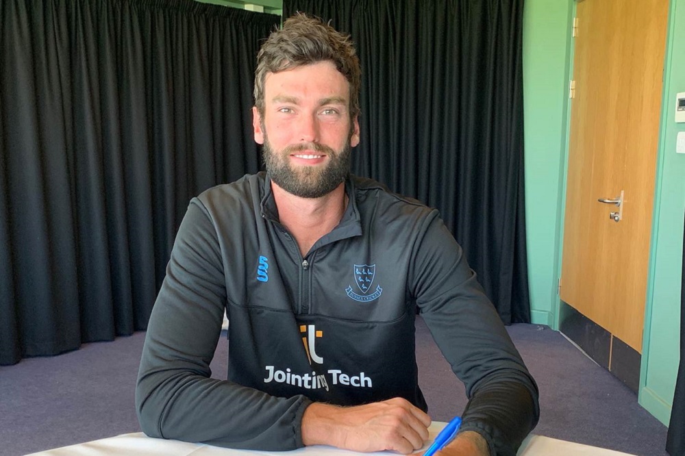 Sussex sign Reece Topley