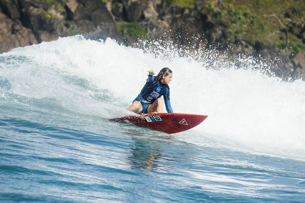 Stephanie Gilmore and Owen Wright Dominate Day 1 at Cabarita